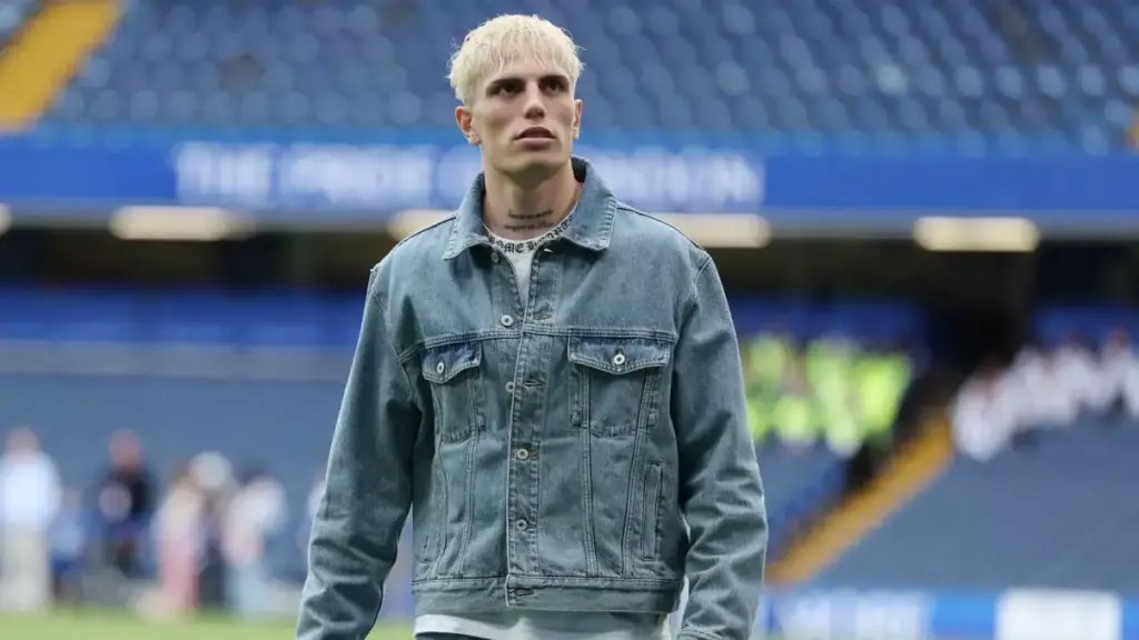 Chelsea confirm signing of Alejandro Garnacho from Manchester United