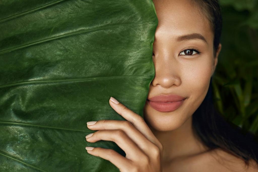 NATURAL MAKEUP FOR A HEALTHIER YOU