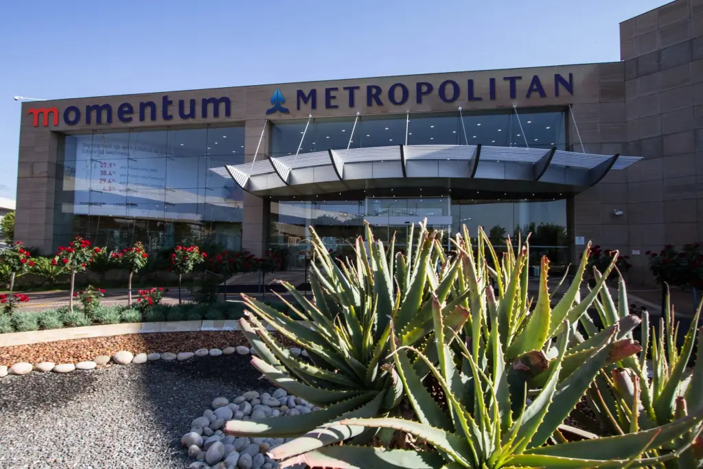 Momentum launches R1 billion share buyback