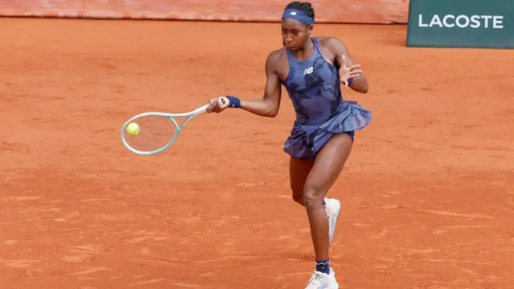 Coco Gauff into French Open quarterfinals after beating Ekaterina Alexandrova