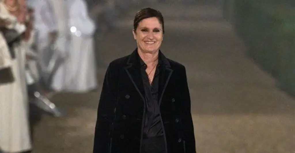 Dior artistic director steps down