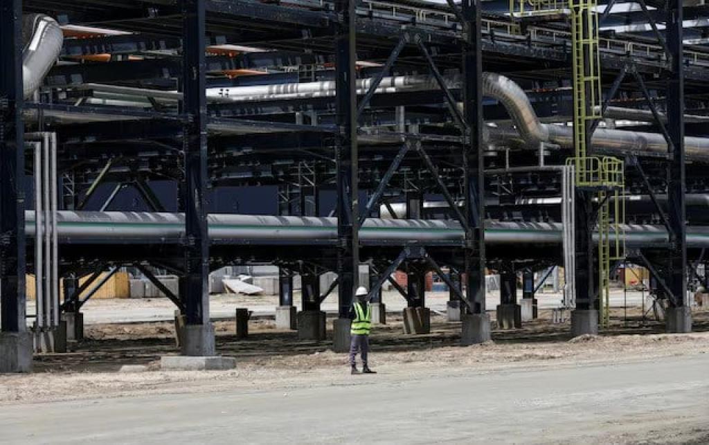 Nigeria’s grid operator reports cuts to power after strike by oil and gas workers