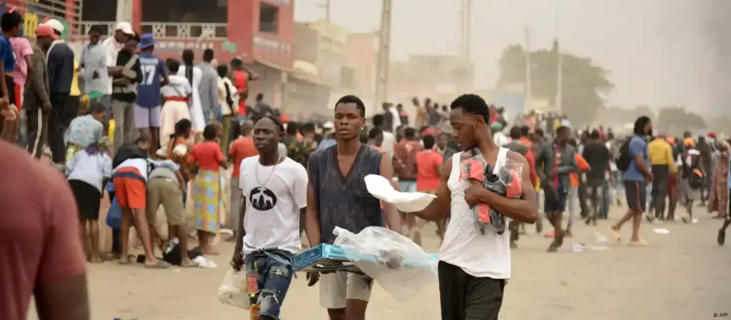 Angola: Mass arrests as Luanda fuel protests turn deadly