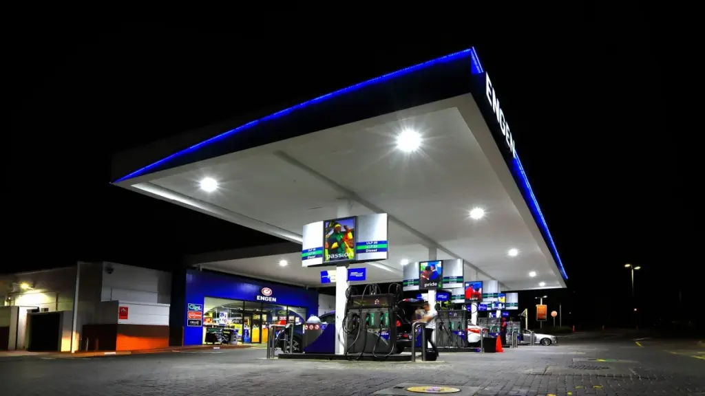 Shoprite, Pick n Pay and Woolworths fighting for South Africa’s petrol station forecourts