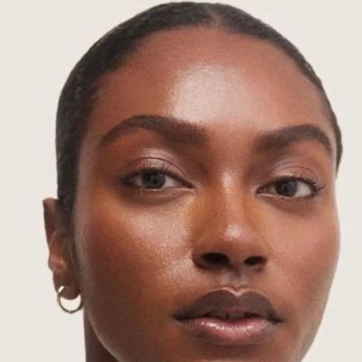 How to tell the difference between glowing skin and greasy skin