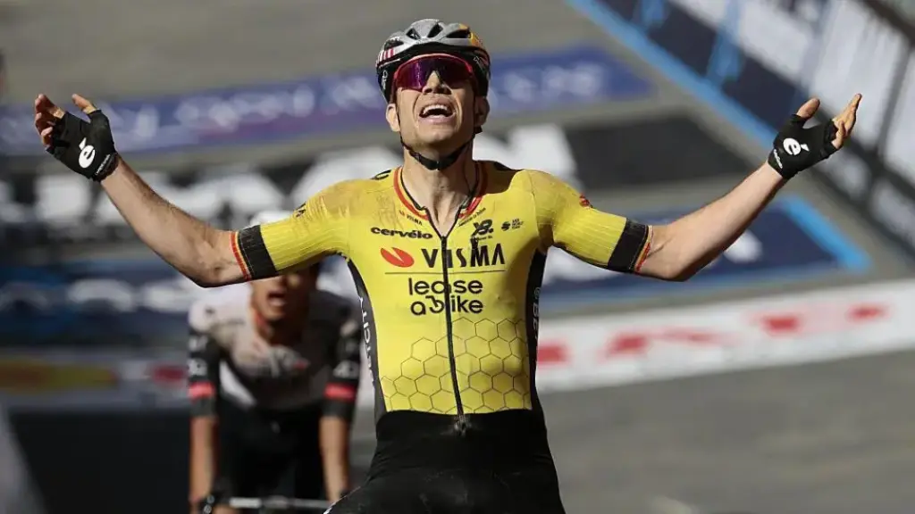 Van Aert wins Giro stage nine as Roglic & Pidcock crash