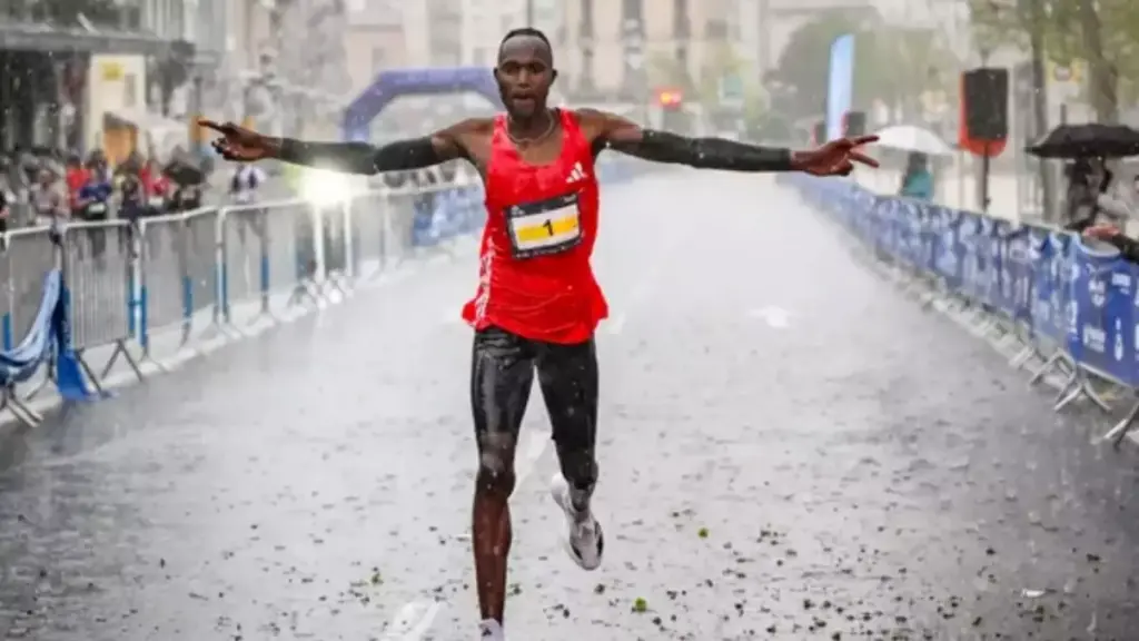 Vincent Kipkorir aims for a fast time at the Absa Run Your City 10km in Durban