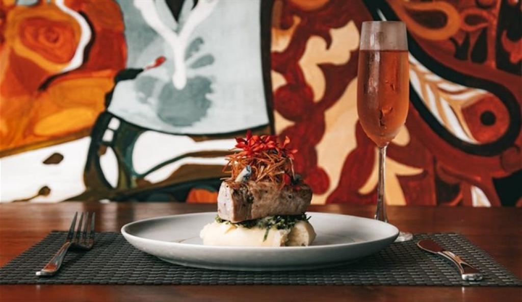 Art and wine transform luxury travel experiences